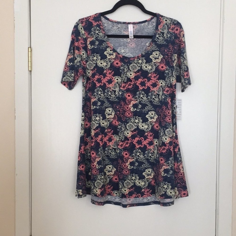 XS LuLaRoe Perfect T Shirt DD22 1485
